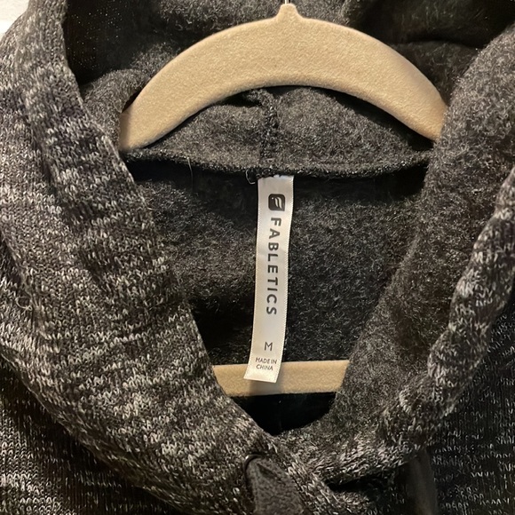 Fabletics Yukon Hooded long sleeve Black Sweatshirt Sweater Dress. Size M - Picture 2 of 7